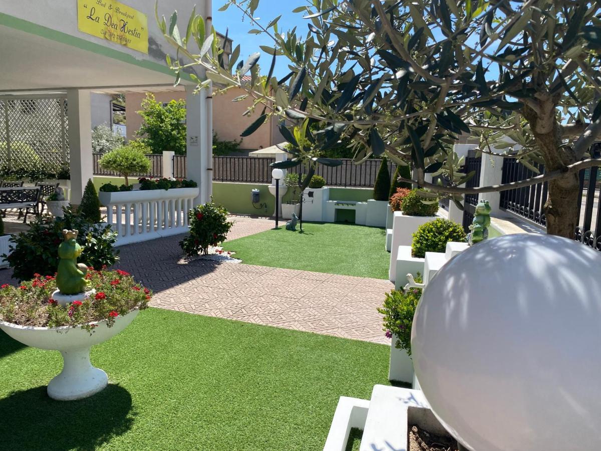 La Dea Hestia Hotel Bosa Exterior photo