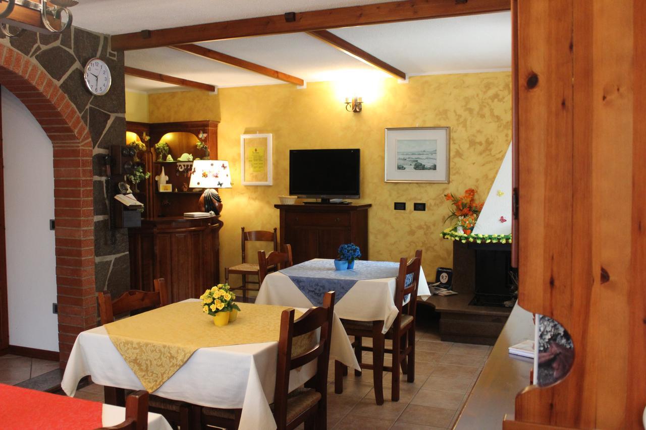 La Dea Hestia Hotel Bosa Exterior photo