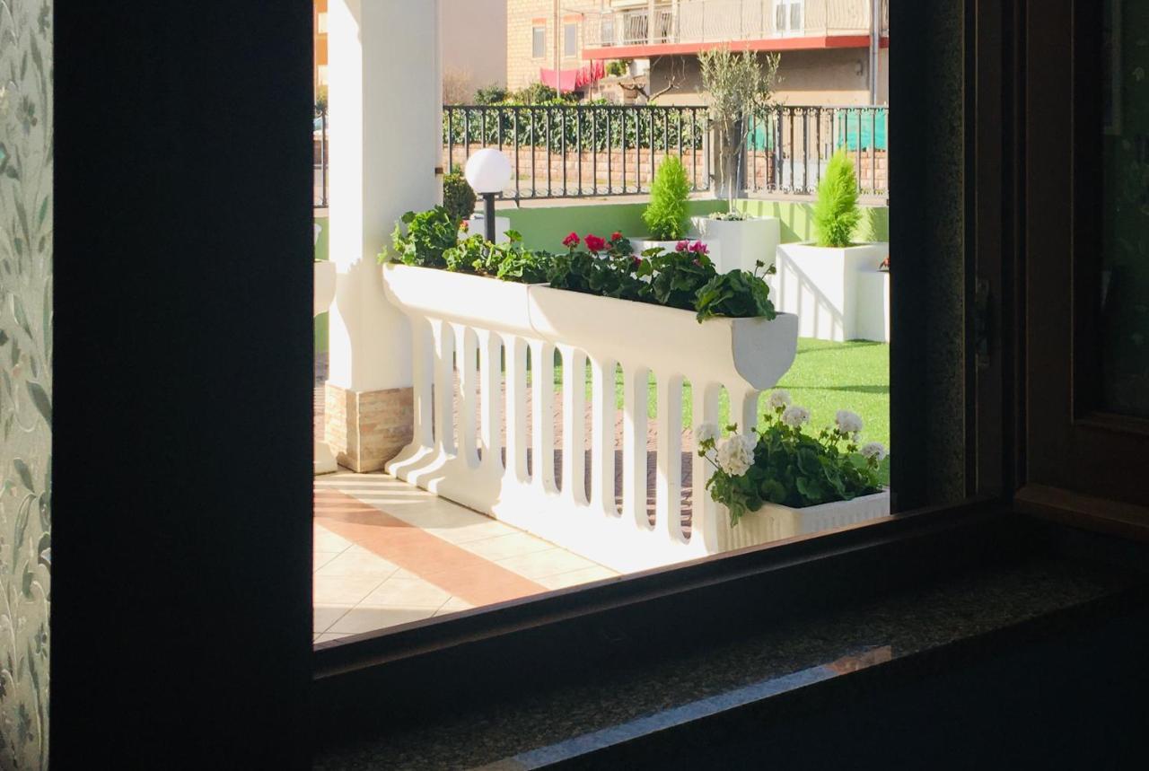 La Dea Hestia Hotel Bosa Exterior photo